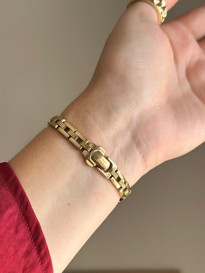 Chic vintage Seiko quartz watch. Circa 1997.