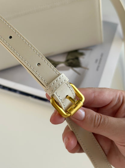 Elegant ivory leather handbag from Kassandre