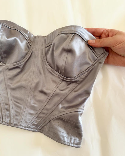 Lovely satin corset top in a beautiful grey color 🩶