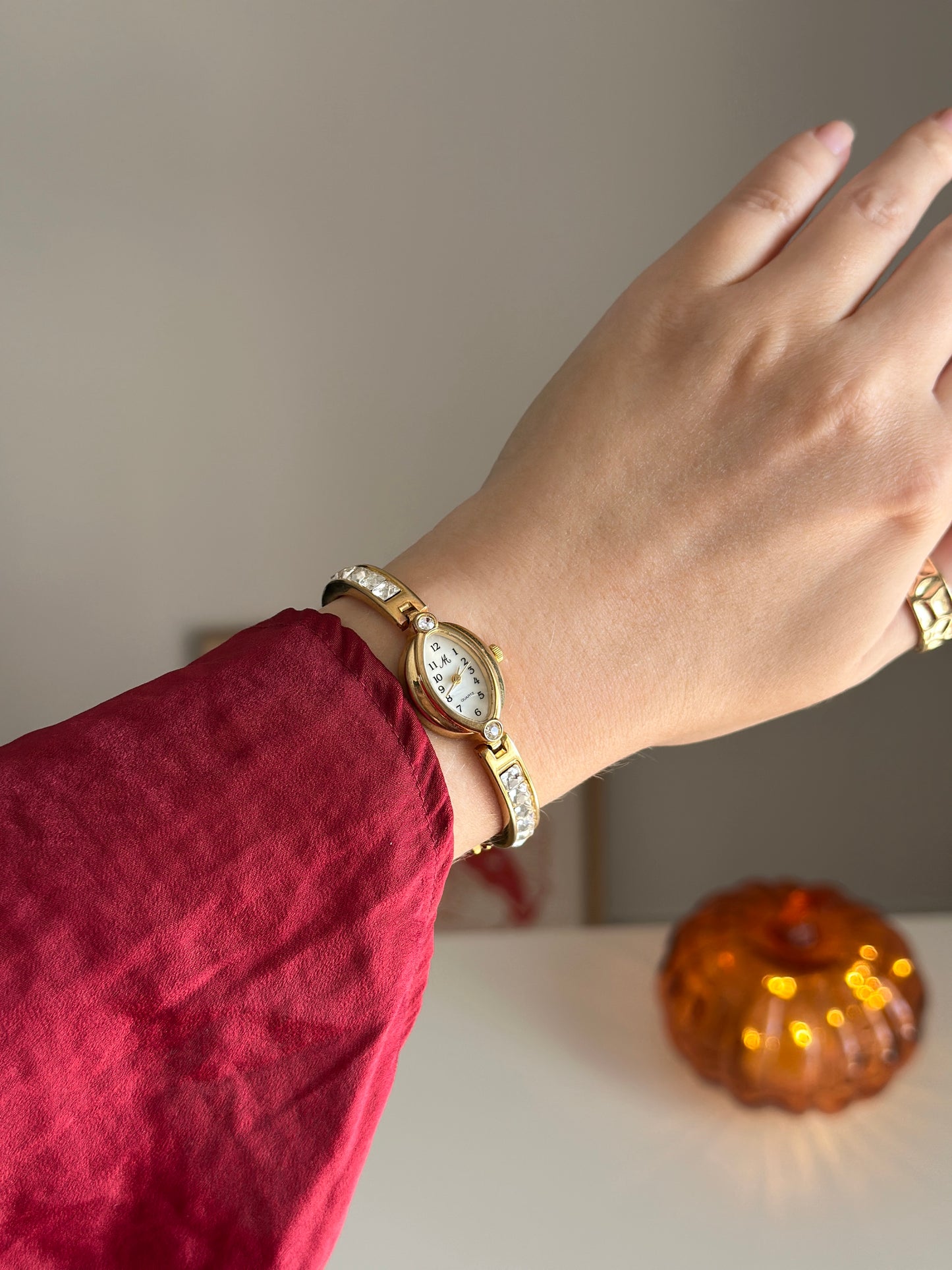 Charming vintage gold-tone watch with crystals
