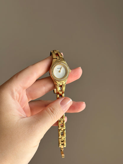 Charming vintage Accurist watch with 4 interchangeable bezels