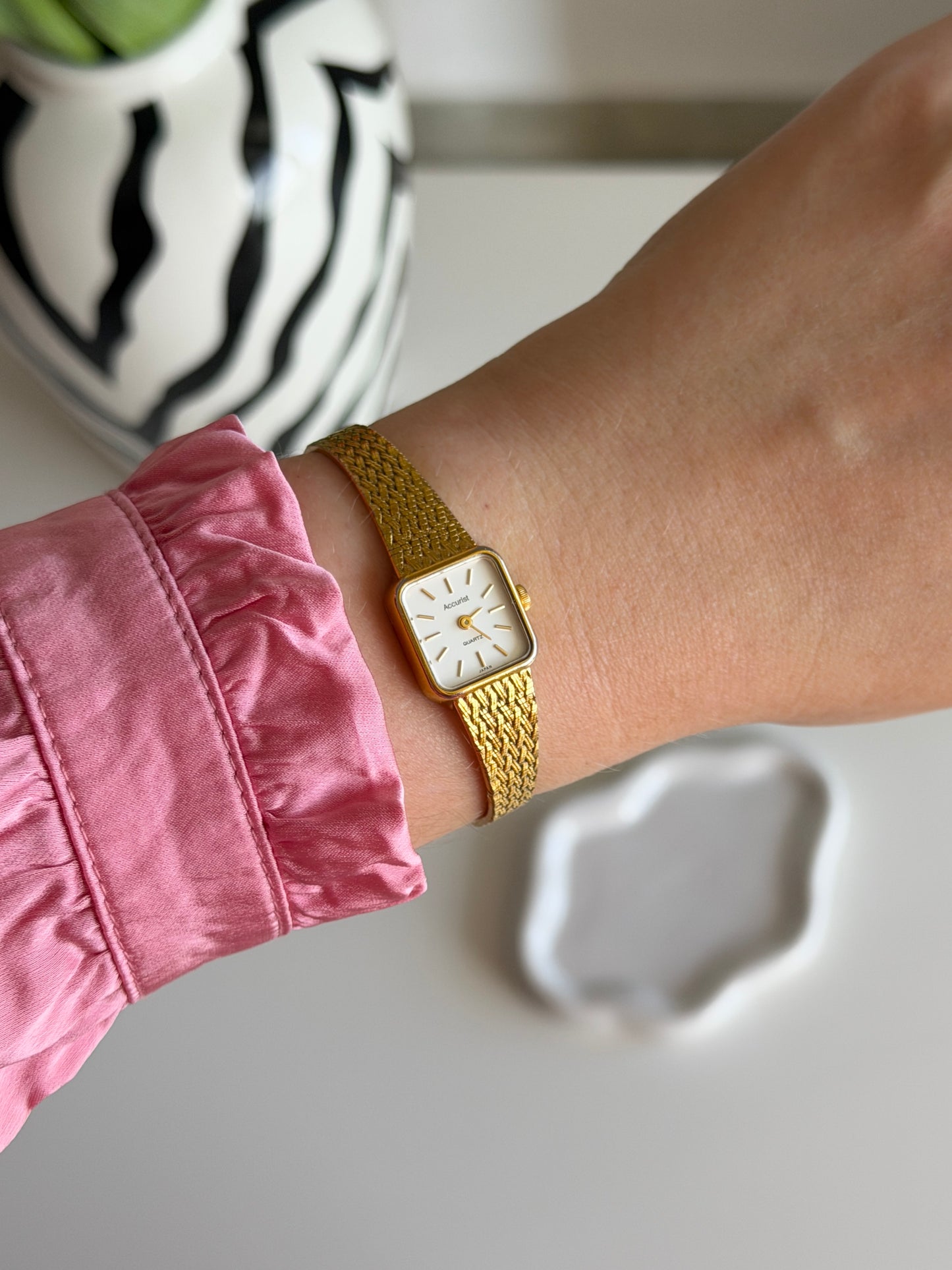 Elegant vintage Accurist gold-tone watch