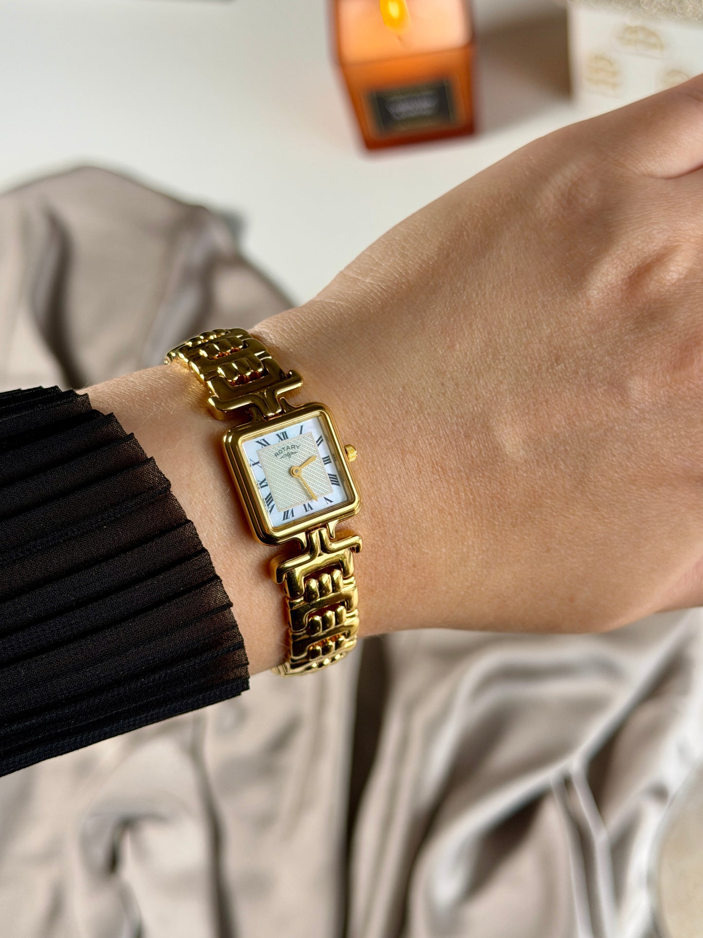 Stunning vintage Rotary watch with a classic gold-tone finish