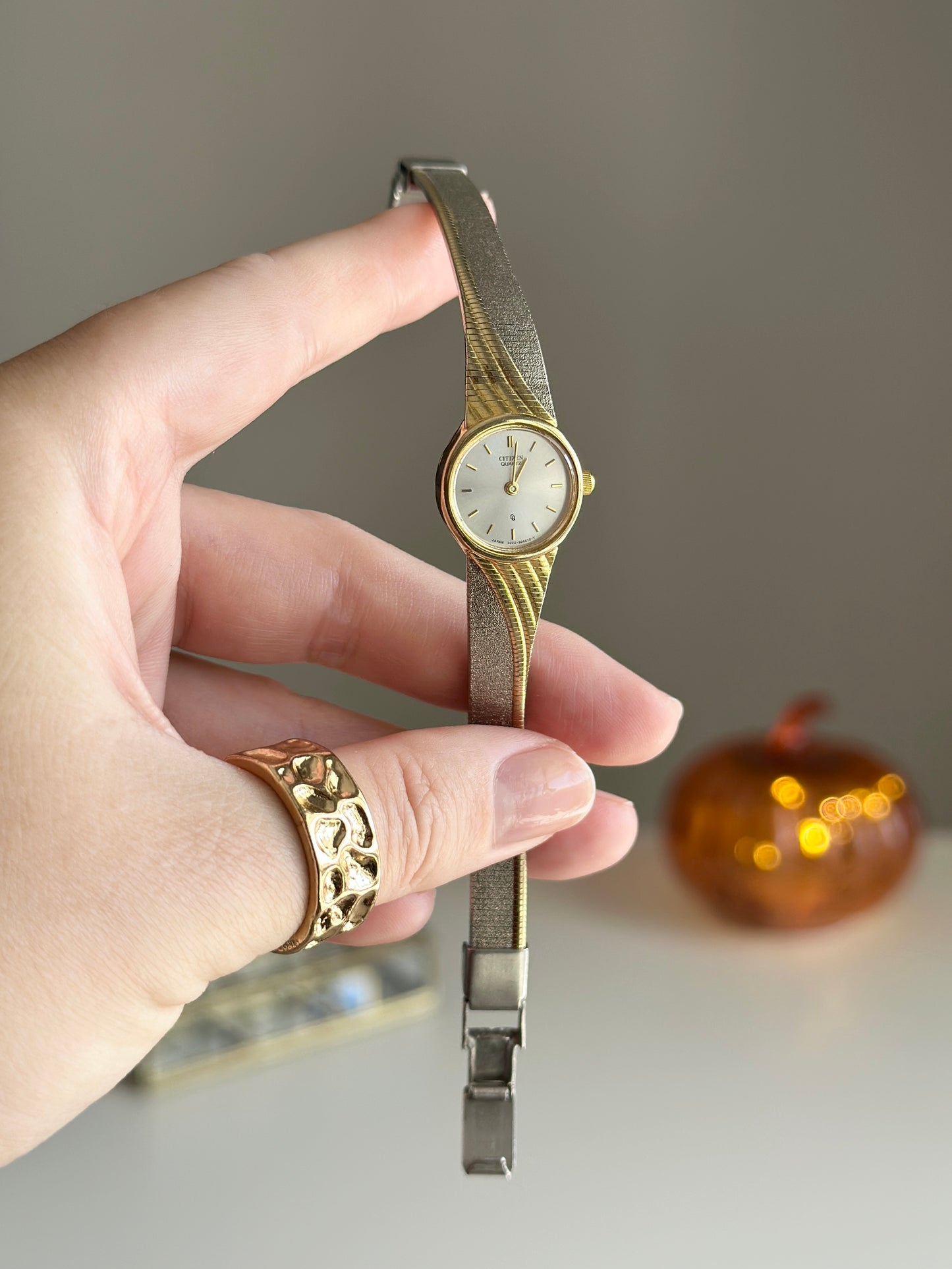 Stunning vintage two-tone watch Citizen