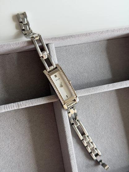Elegant vintage Accurist watch with silver-tone design