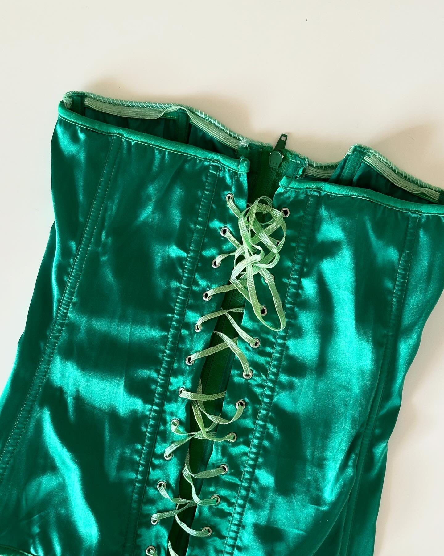 Beautiful satin corset top 💚