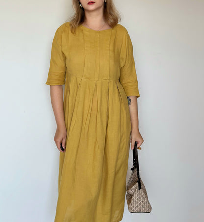 Beautiful vintage midi linen dress