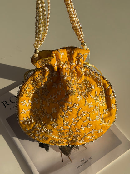 Charming vintage drawstring yellow bag