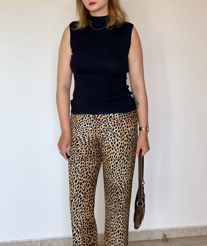 Stunning vintage relaxed leopard print trousers