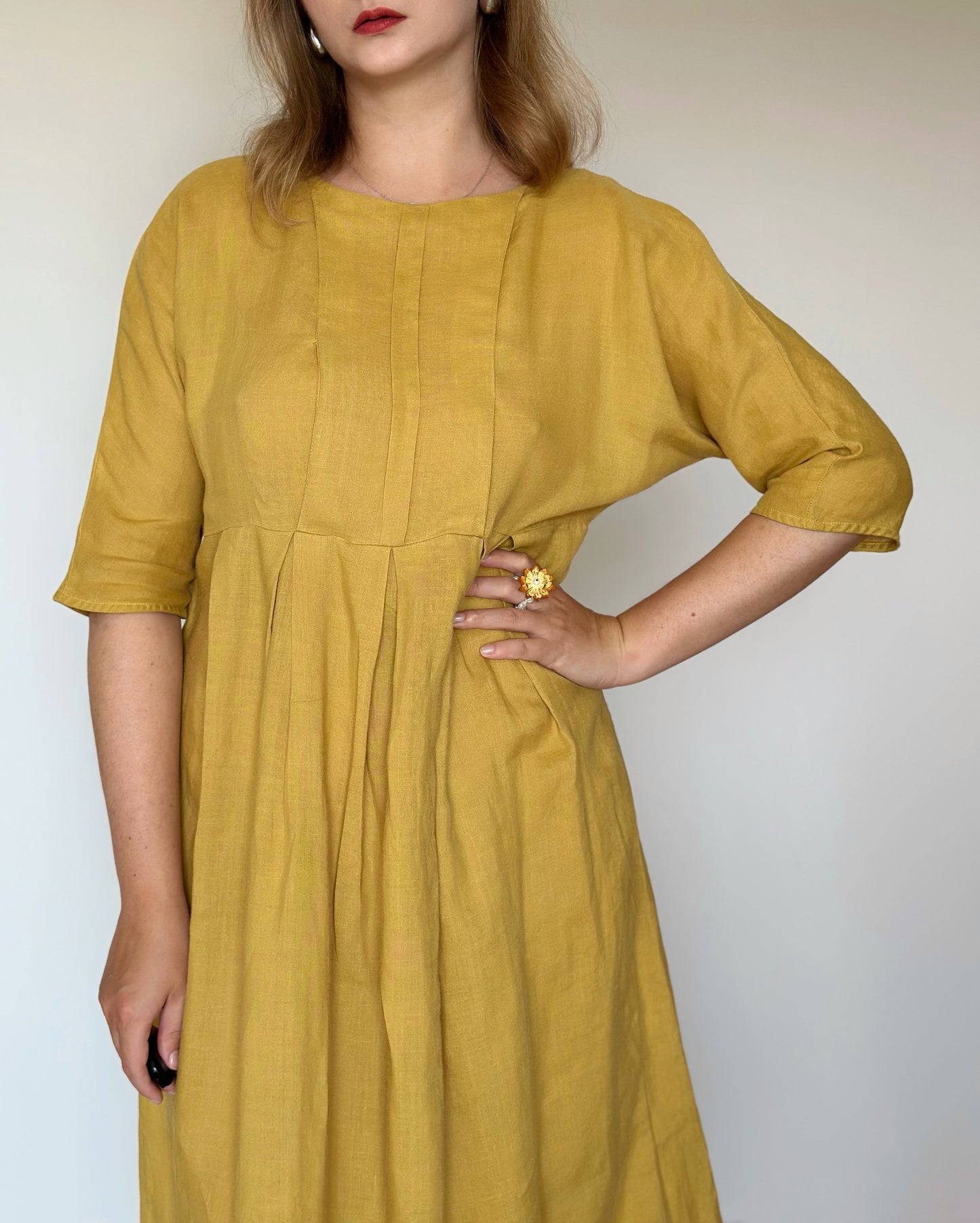 Beautiful vintage midi linen dress