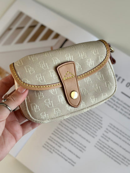 Charming vintage Dooney & Bourke pouch