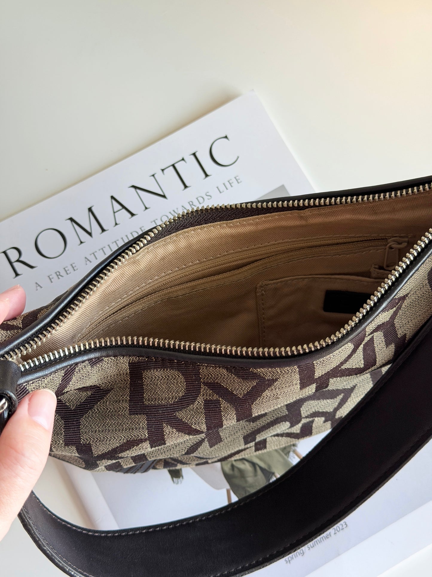 Classic vintage DKNY shoulder bag in beige/grey canvas