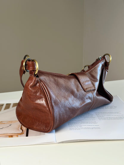 Leather shoulder bag in rich brown colour