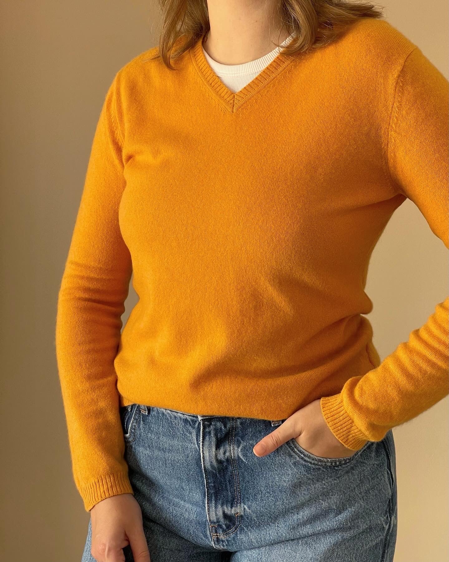 Vintage knit jumper made from 100% cashmere