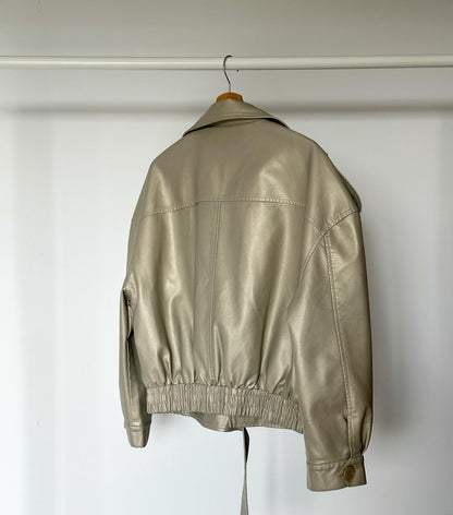 Gorgeous oversized faux leather jacket 🤍