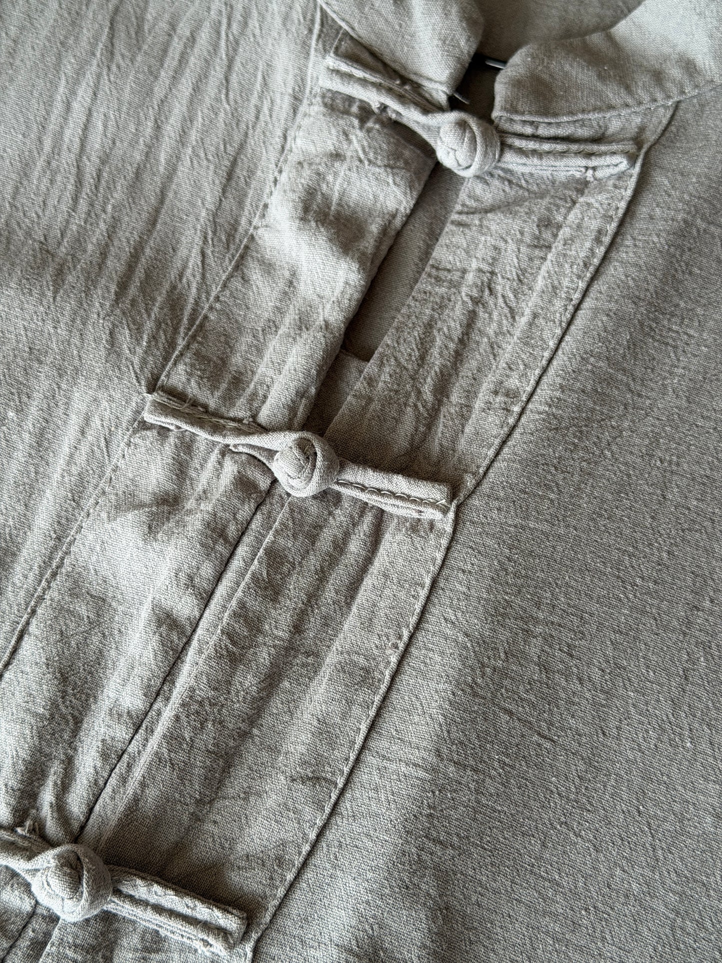 Vintage shirt with Asian frog closures