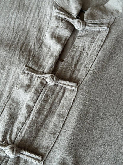 Vintage shirt with Asian frog closures