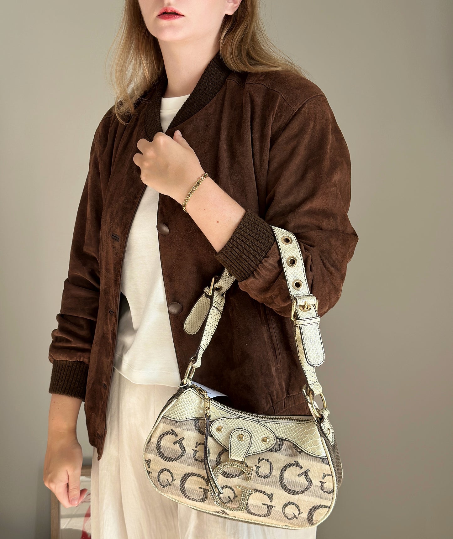 Standout vintage Guess shoulder bag