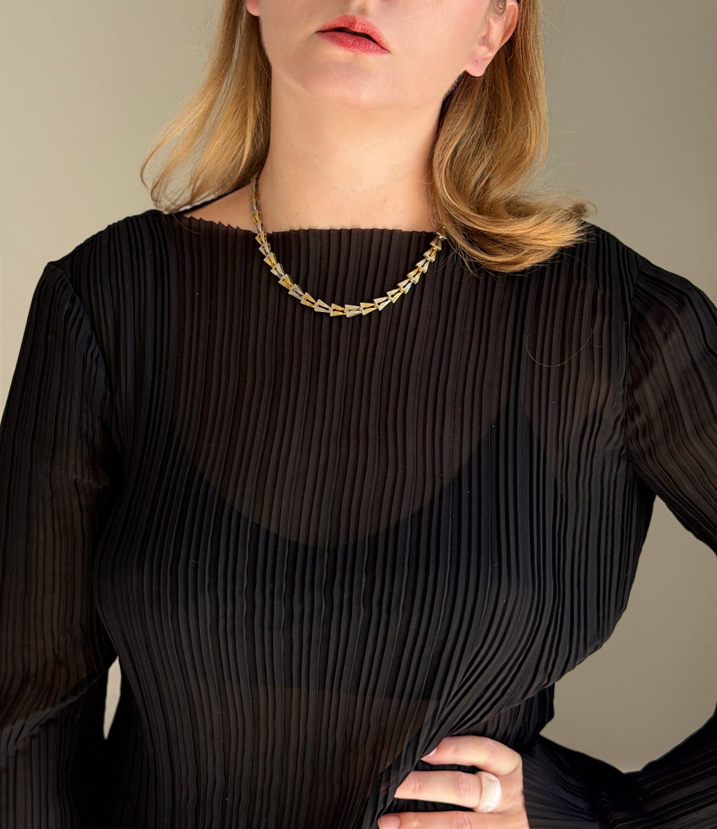 Stunning vintage two-tone necklace