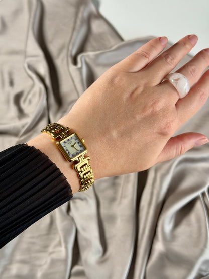Stunning vintage Rotary watch with a classic gold-tone finish