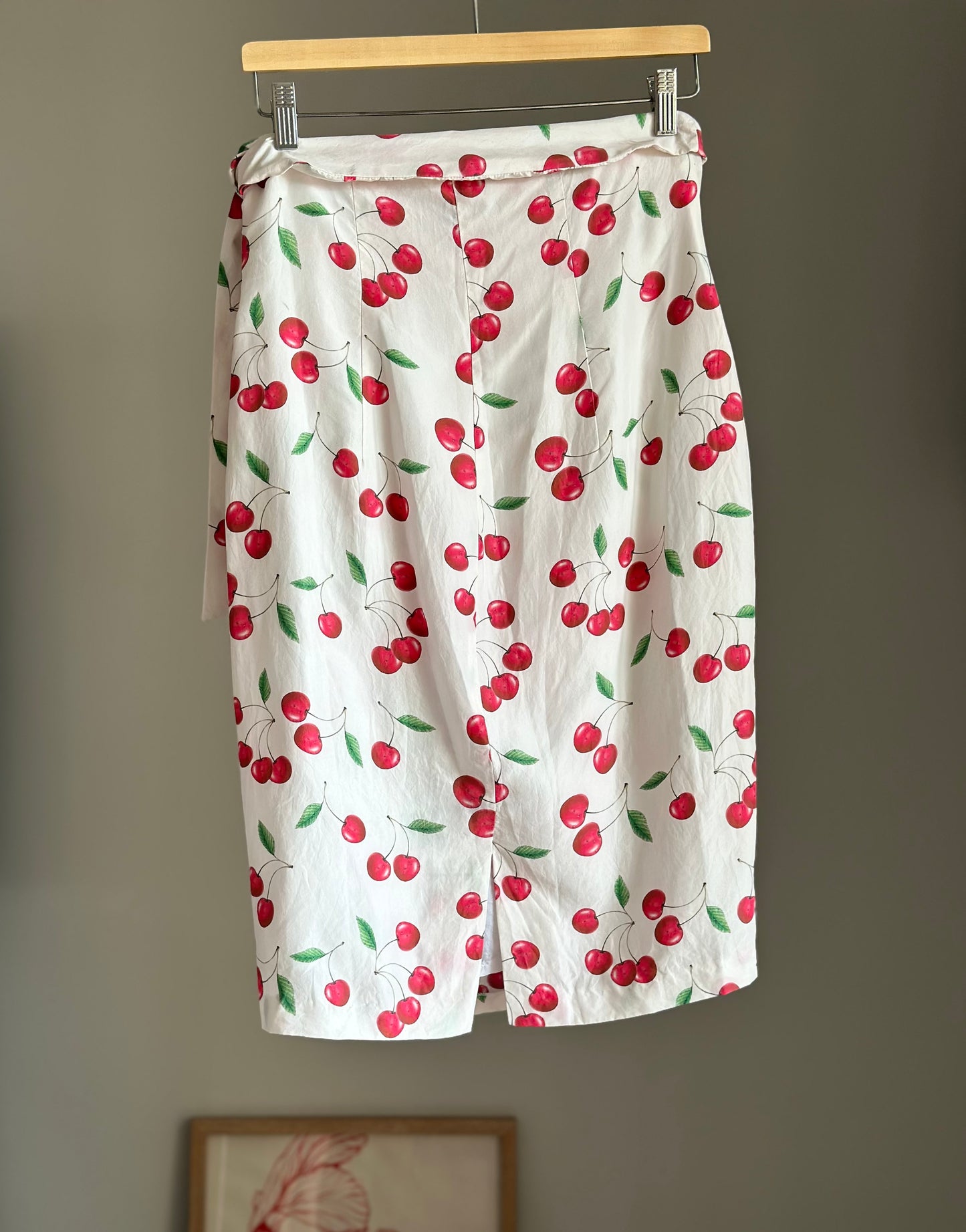 Charming vintage Italian silk skirt 🍒