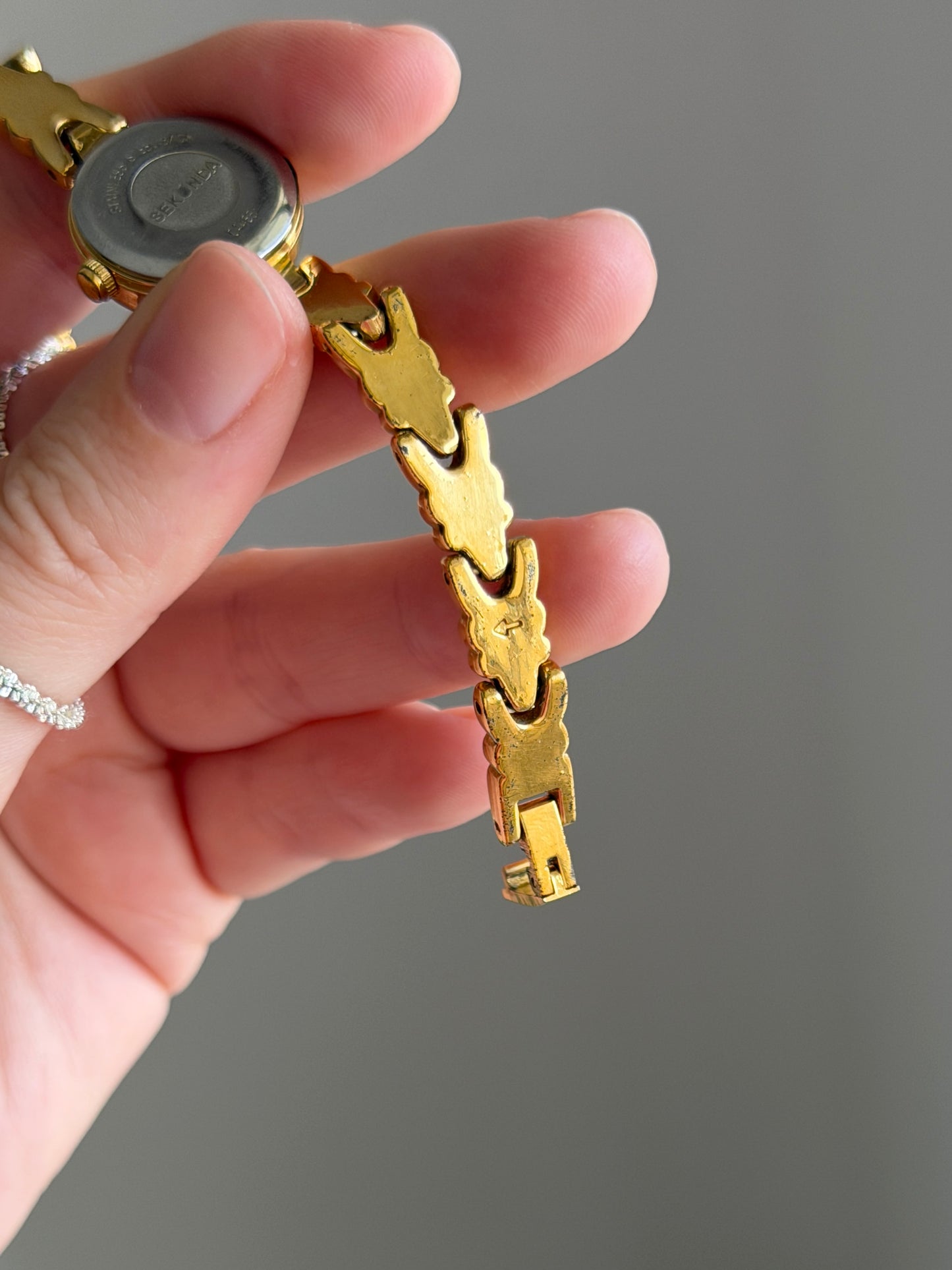 Amazing vintage Sekonda watch with charming bracelet design
