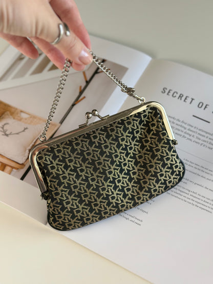 Chic vintage DKNY wallet