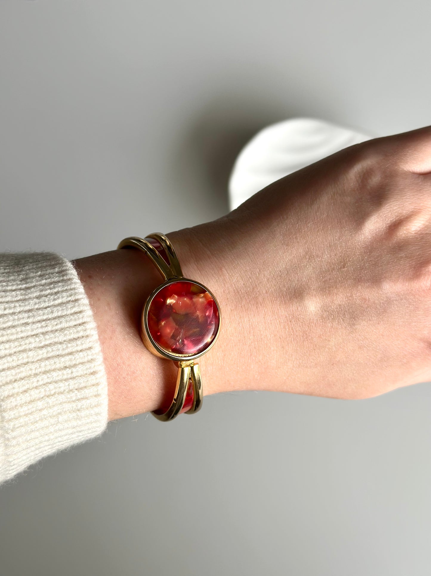 Incredible vintage gold/red-tone bracelet watch by Celebrity ✨