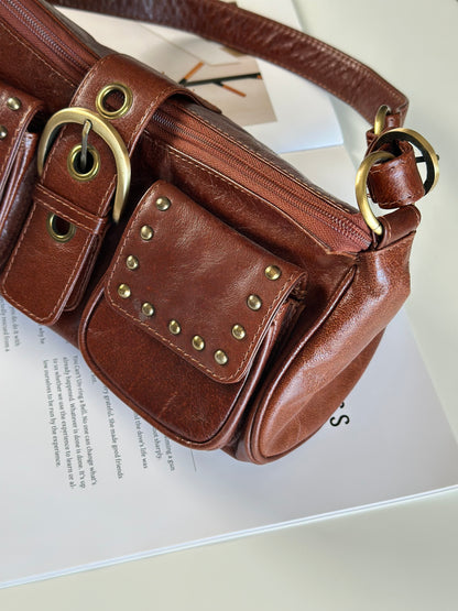 Leather shoulder bag in rich brown colour