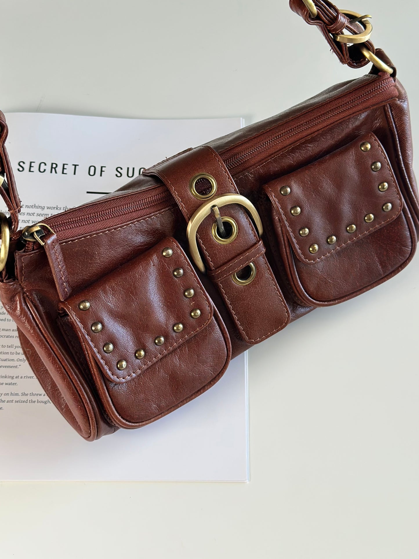 Leather shoulder bag in rich brown colour