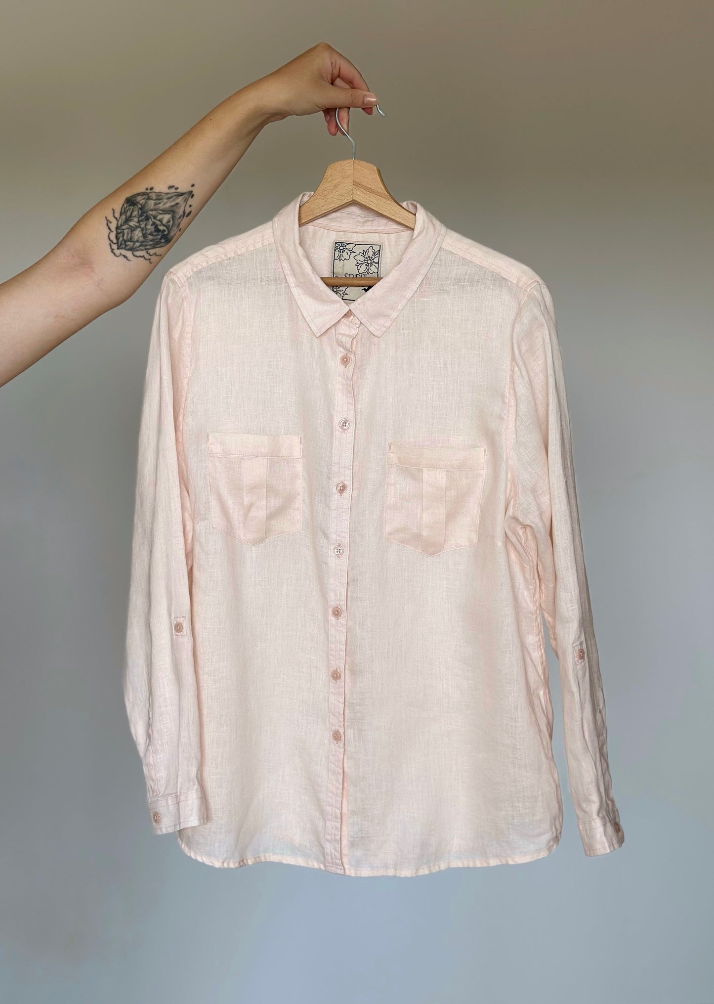 Stunning vintage shirt in airy linen