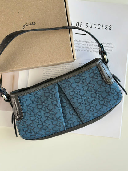 Stunning vintage DKNY baguette bag in rare colour