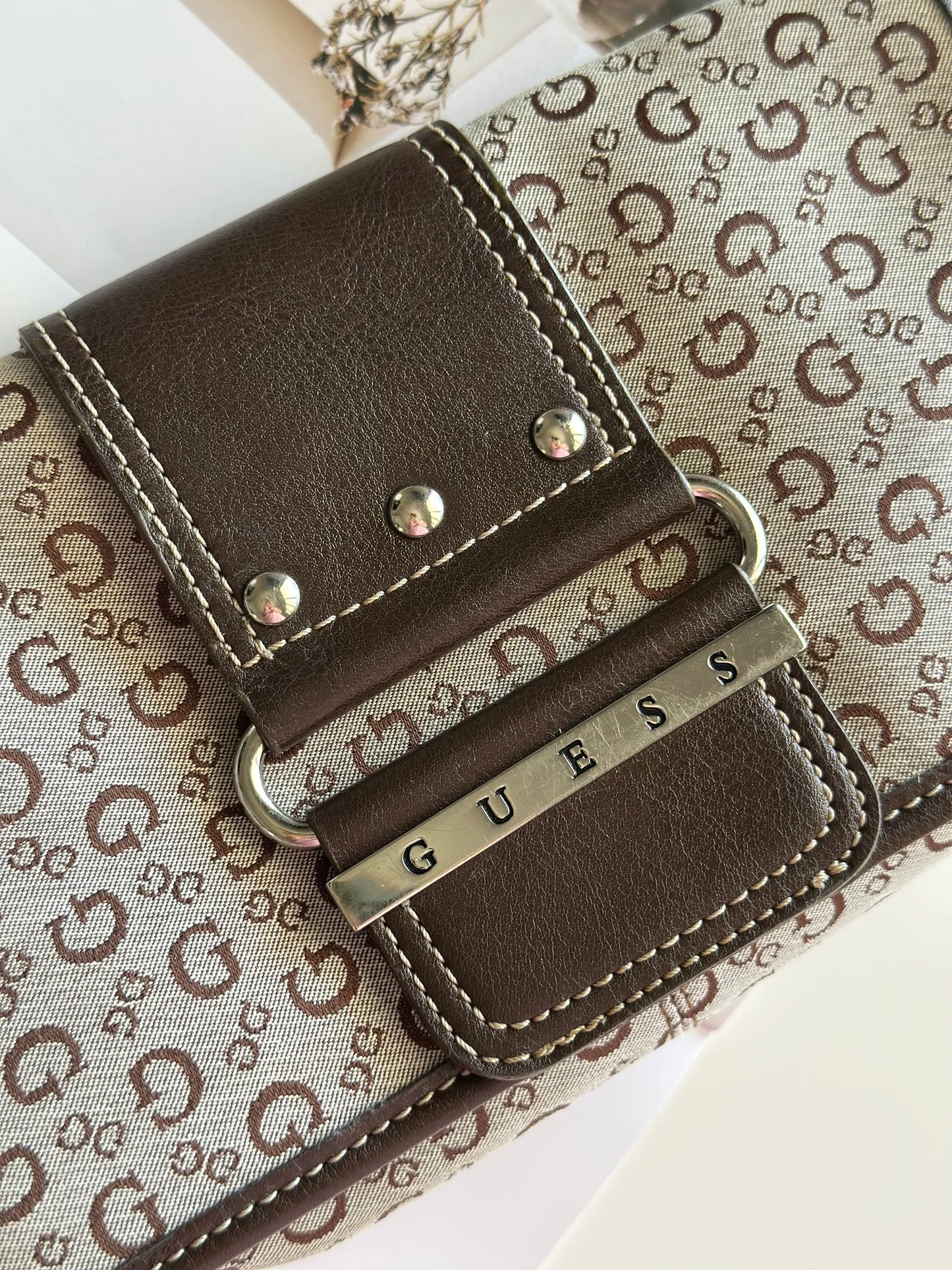 Vintage beige/brown monogram baguette bag Guess