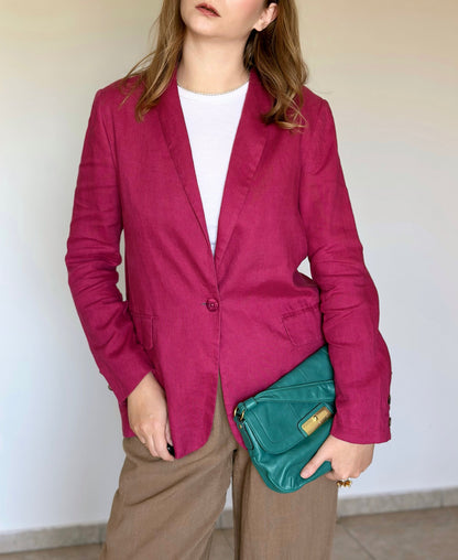 Stunning vintage Caroll blazer in a vibrant fuchsia pink