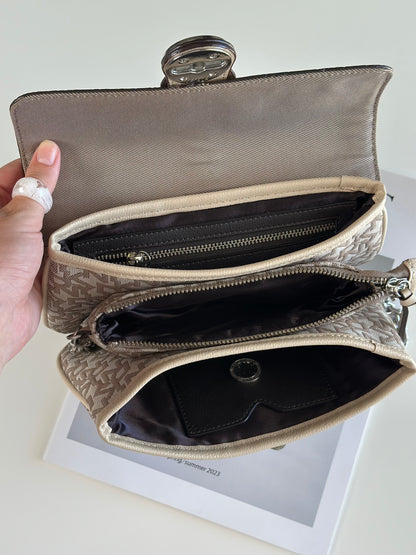 Sophisticated vintage DKNY beige shoulder bag from 2000s