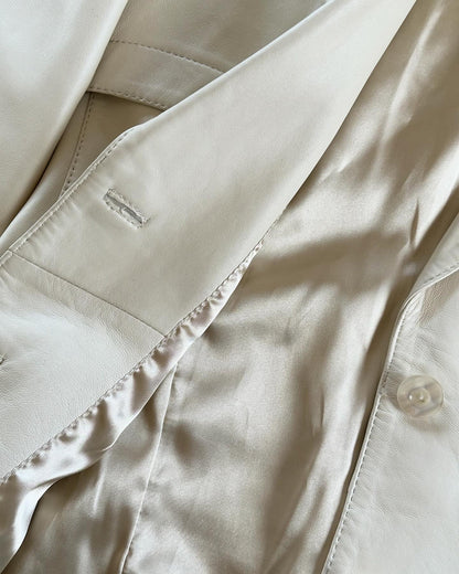 Stunning vintage leather jacket with belt 💔
