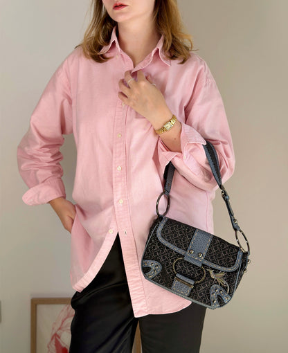 Stylish vintage Guess shoulder bag from 2000s