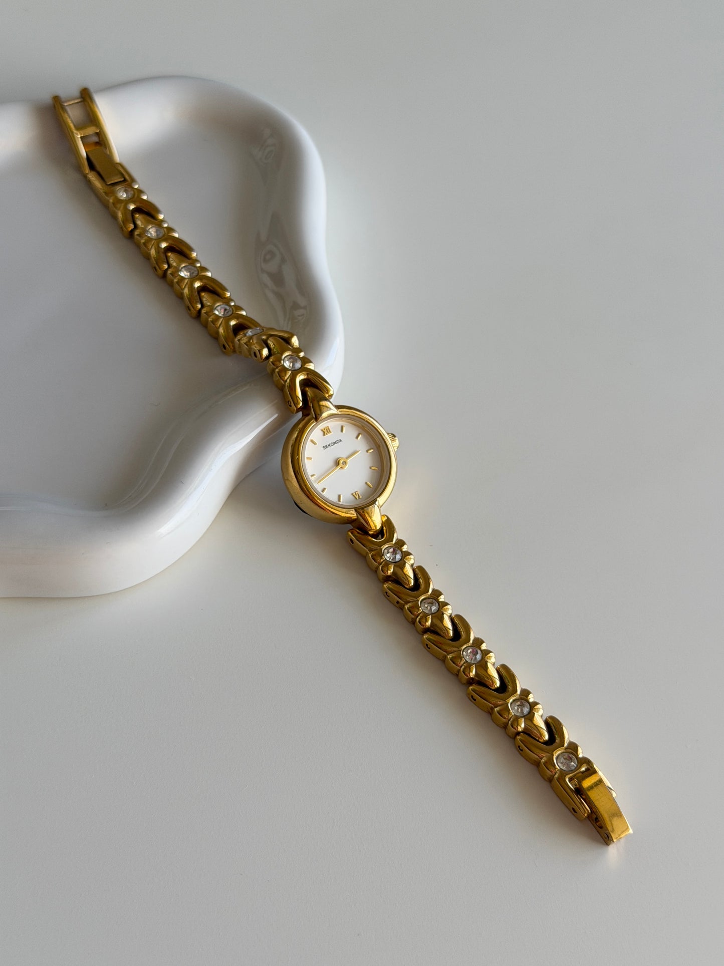 Amazing vintage Sekonda watch with charming bracelet design