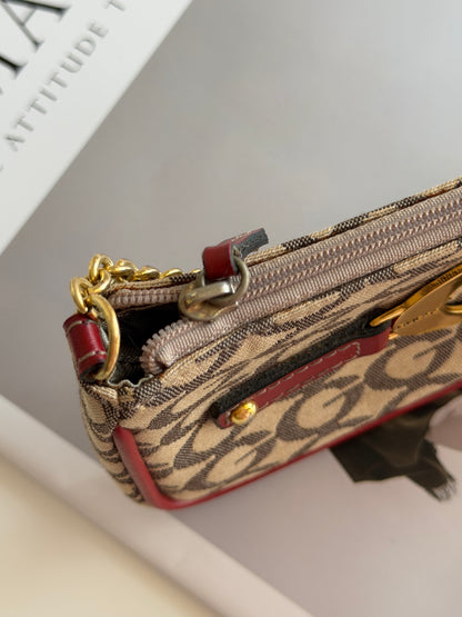 Vintage Guess mini wallet/bag