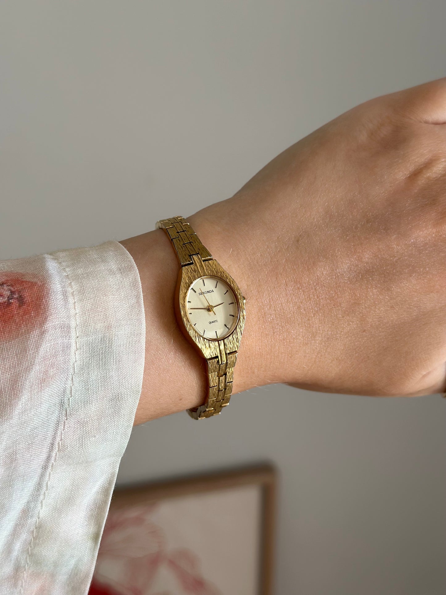 Amazing vintage Sekonda watch with timeless design (late 80s)