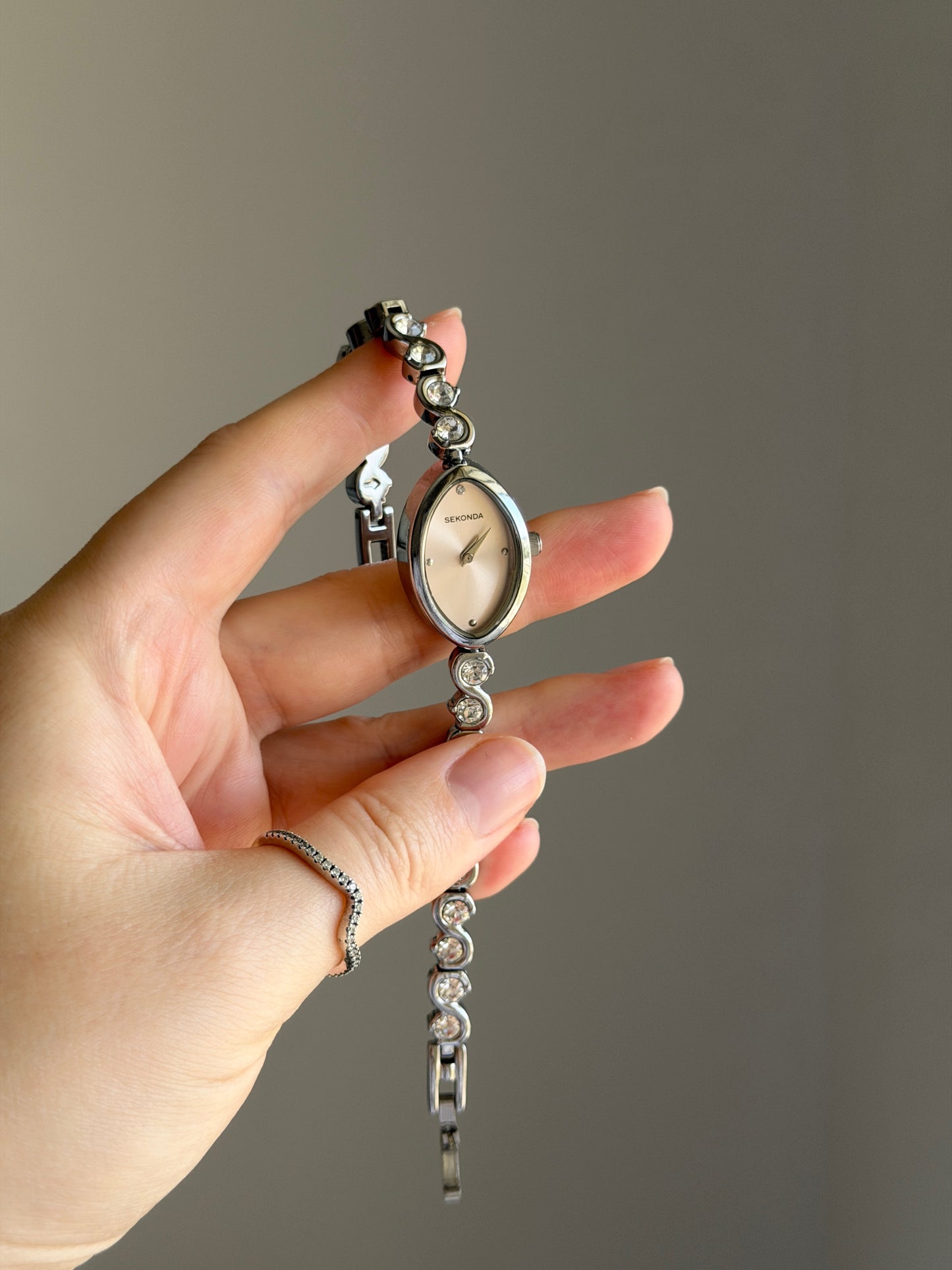 Vintage silver-tone watch Sekonda with crystals