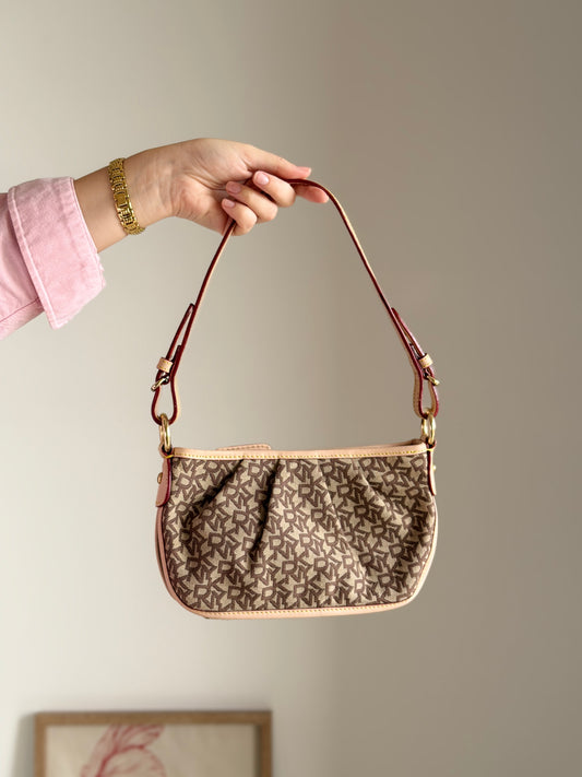 Charming vintage DKNY baguette bag in beige canvas