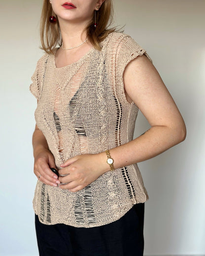 Trendy fitted vest top in a soft knit