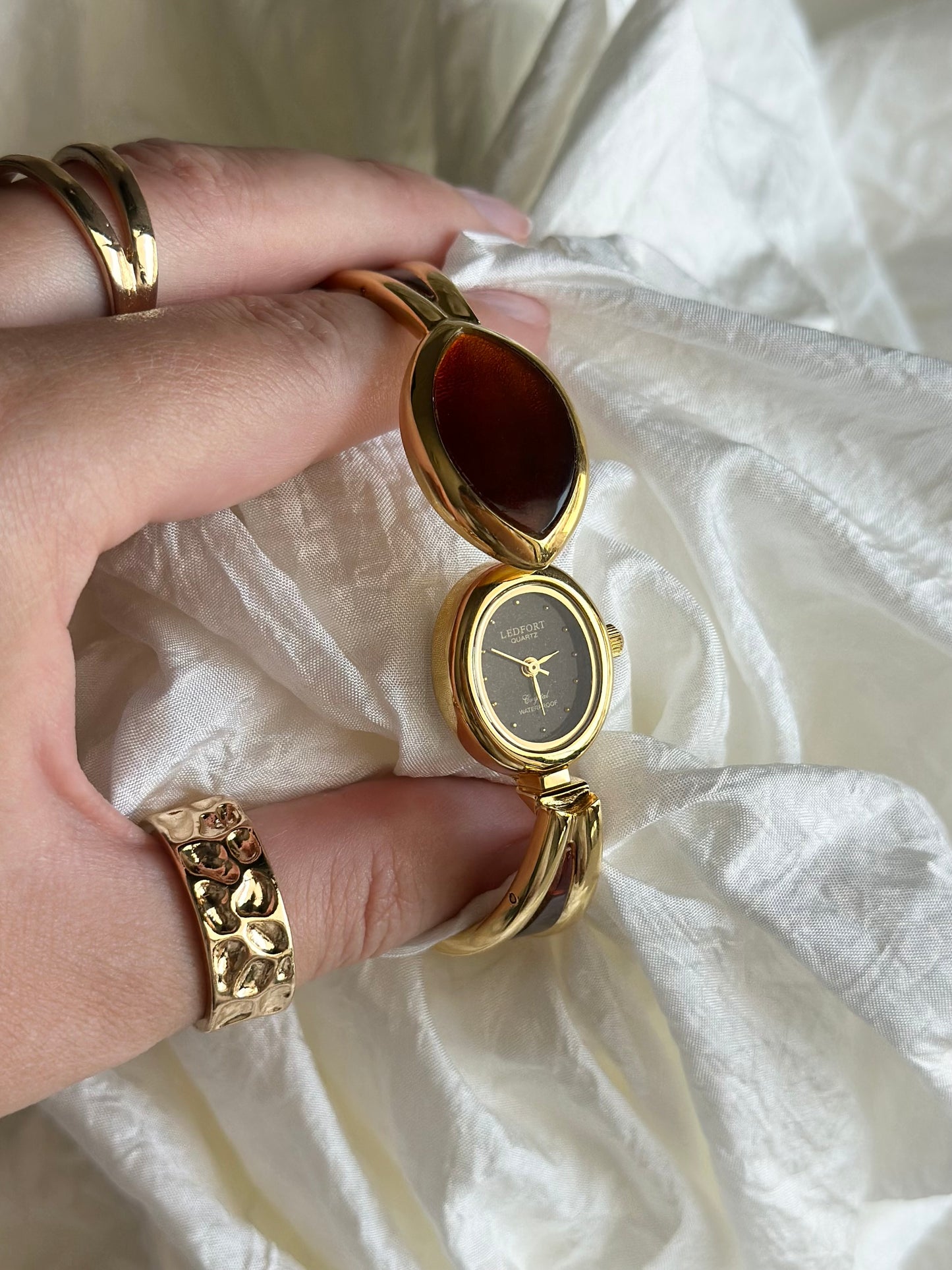 Wonderful vintage watch from Ledfort with hidden dial