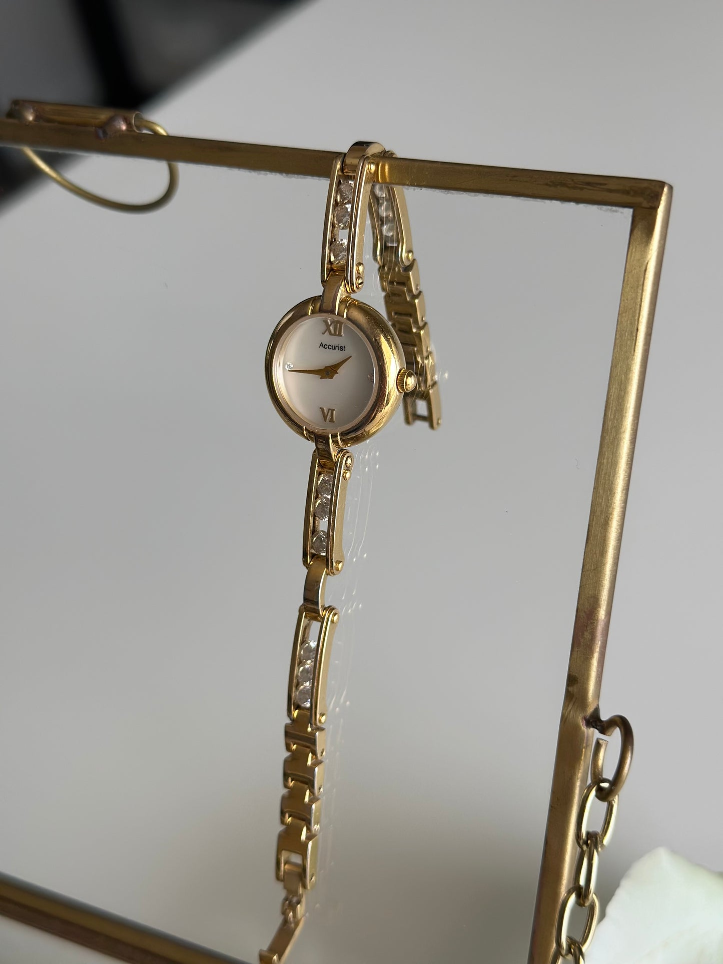 Stunning vintage Accurist watch with crystals