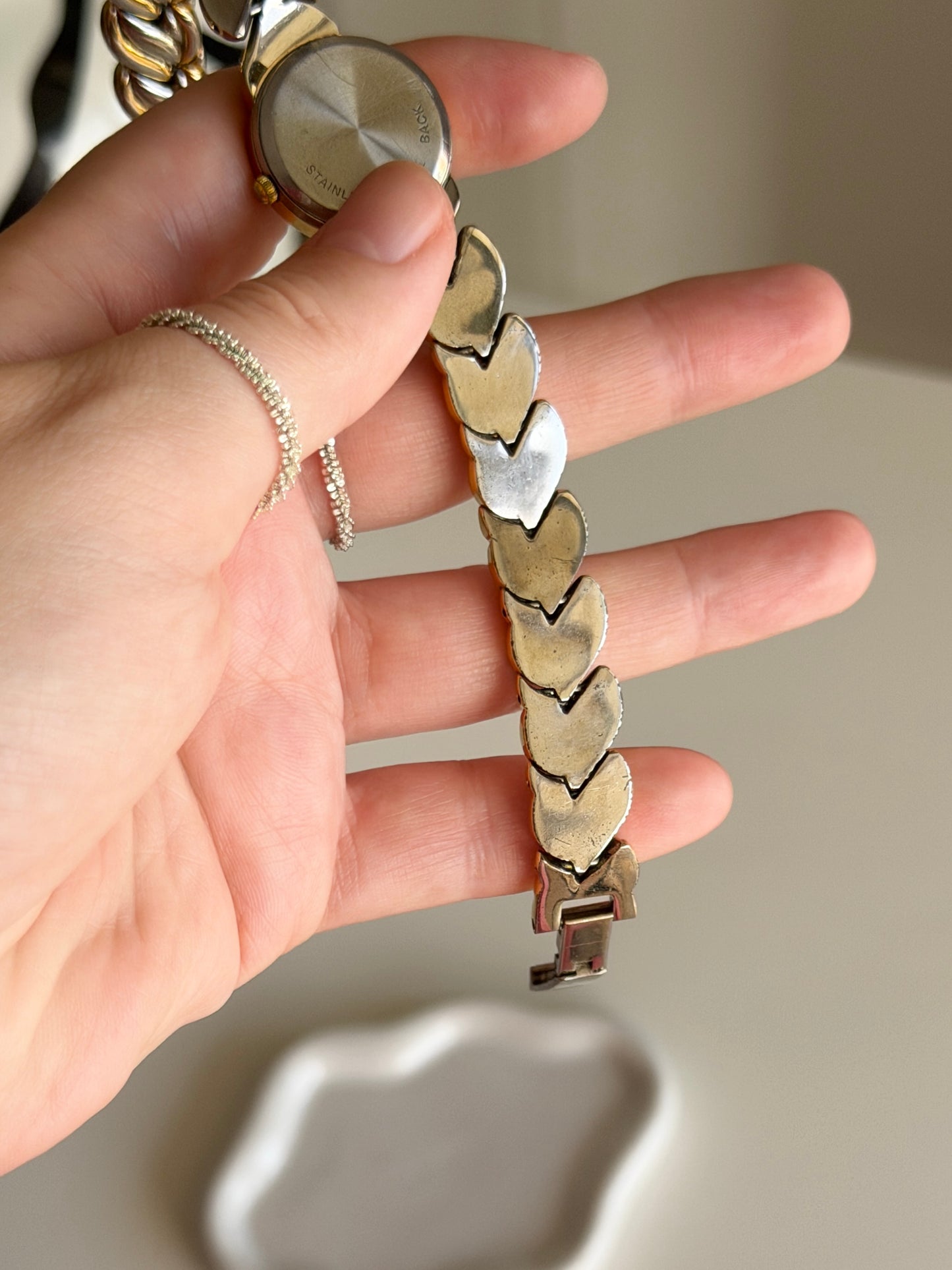 Charming vintage Sekonda watch with two-tone design