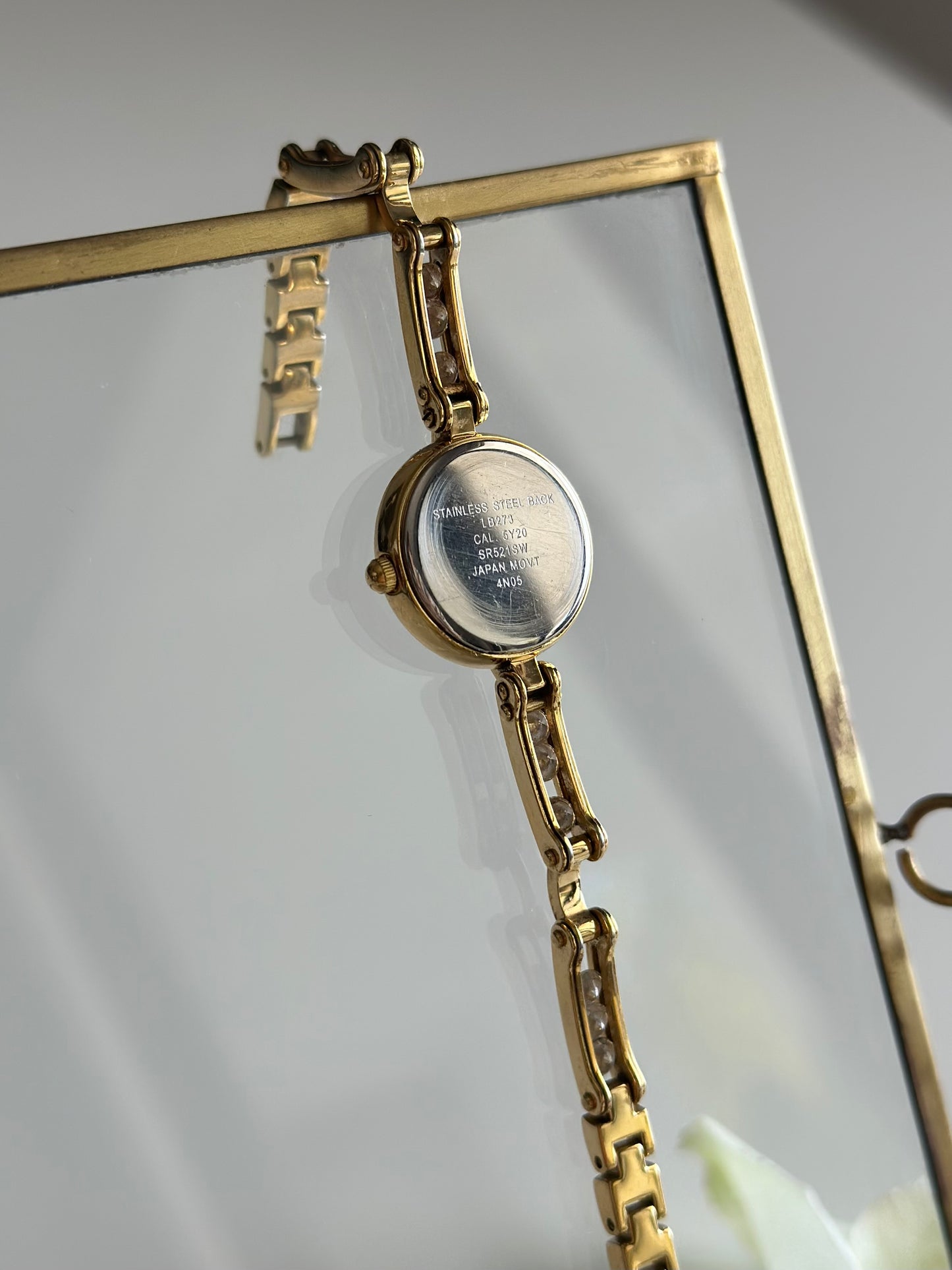 Stunning vintage Accurist watch with crystals