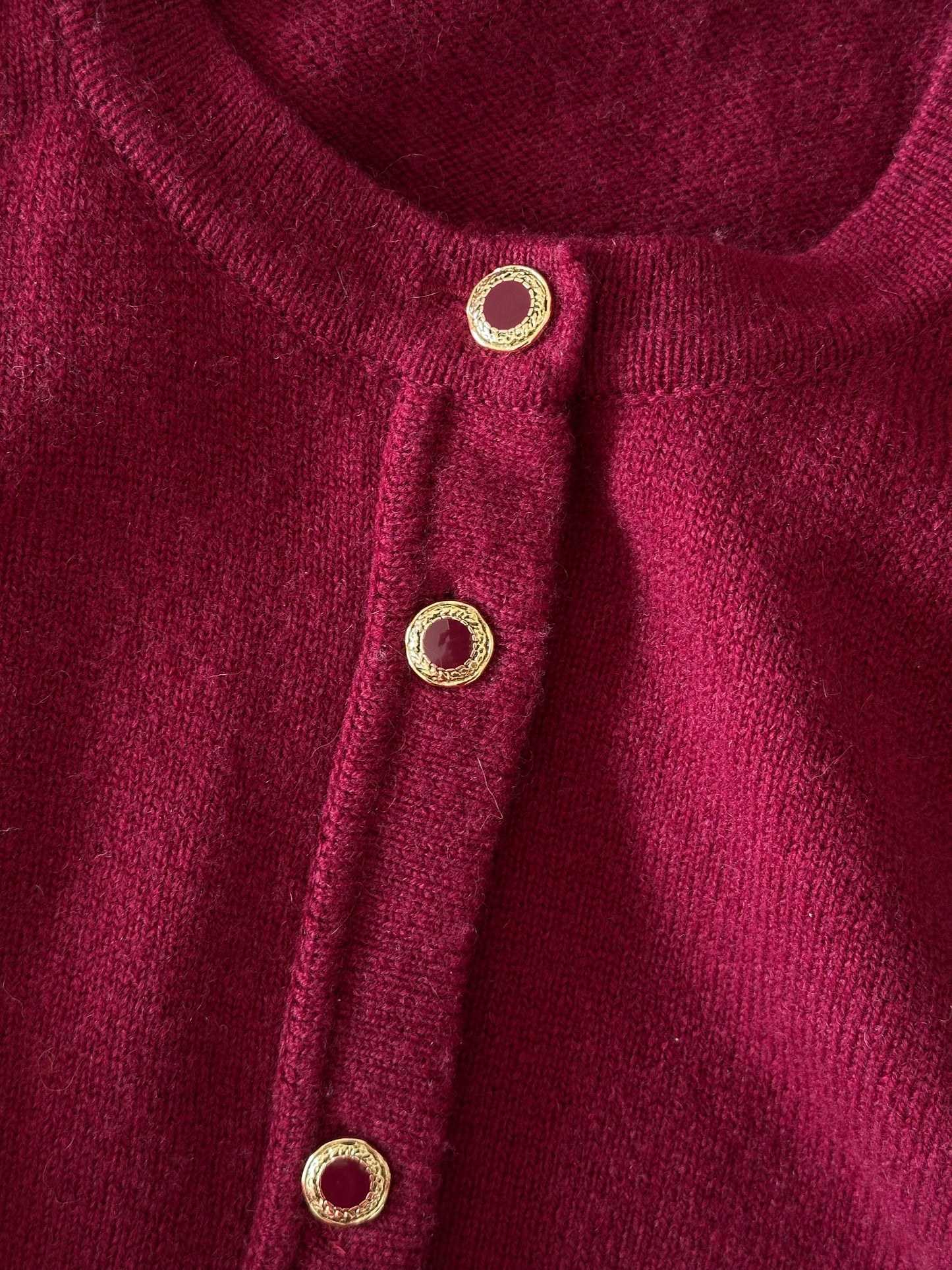 Amazing vintage burgundy 100% lambswool cardigan