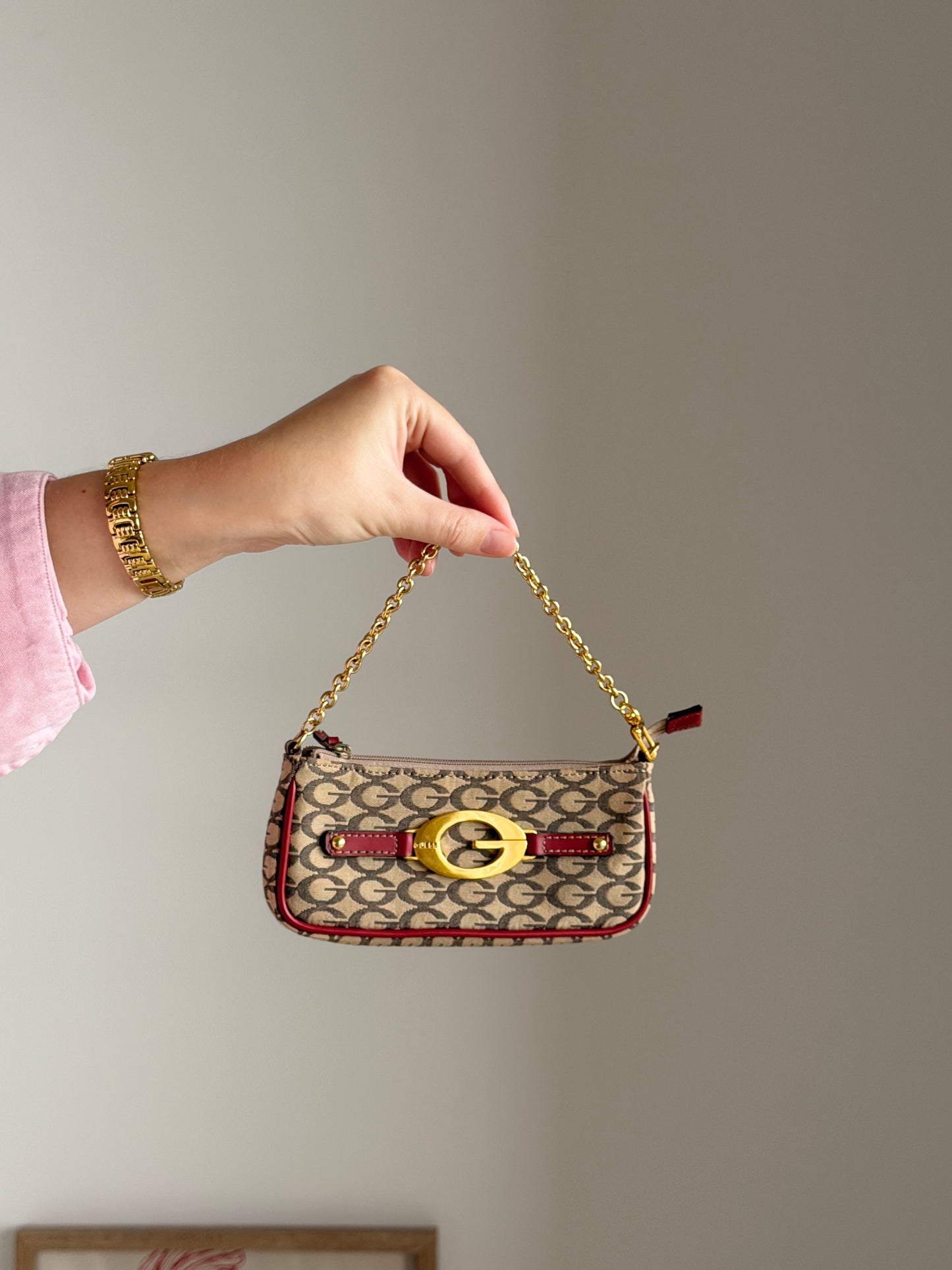 Vintage Guess mini wallet/bag