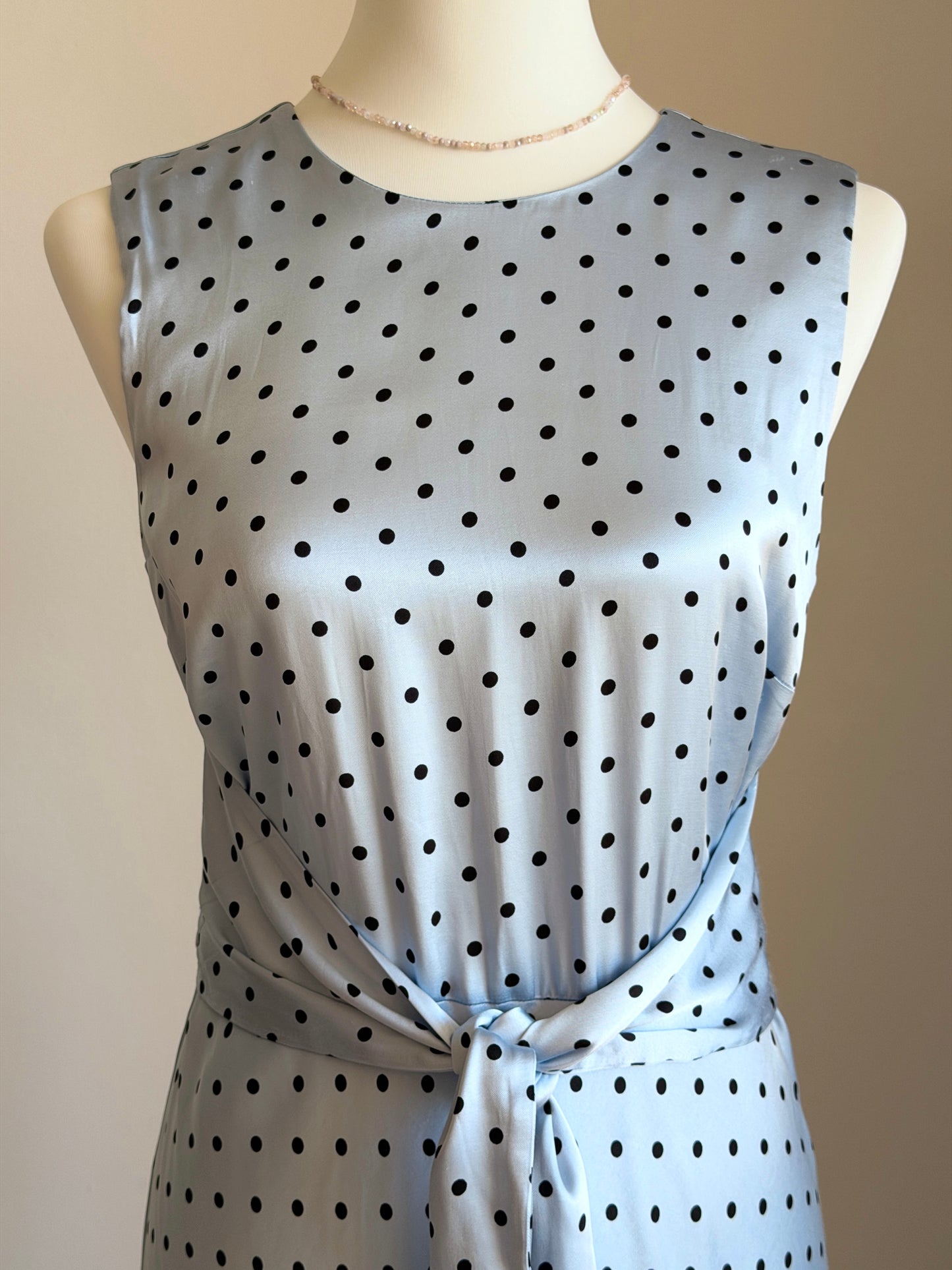Elegant midi blue dress with polka dots